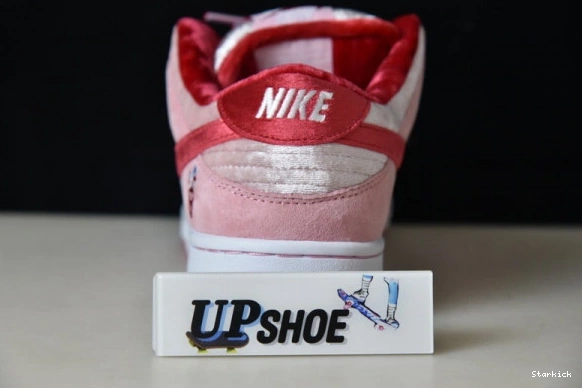 Dunk  CT2552-800 Nike SB StrangeLove Skateboards Low 0727